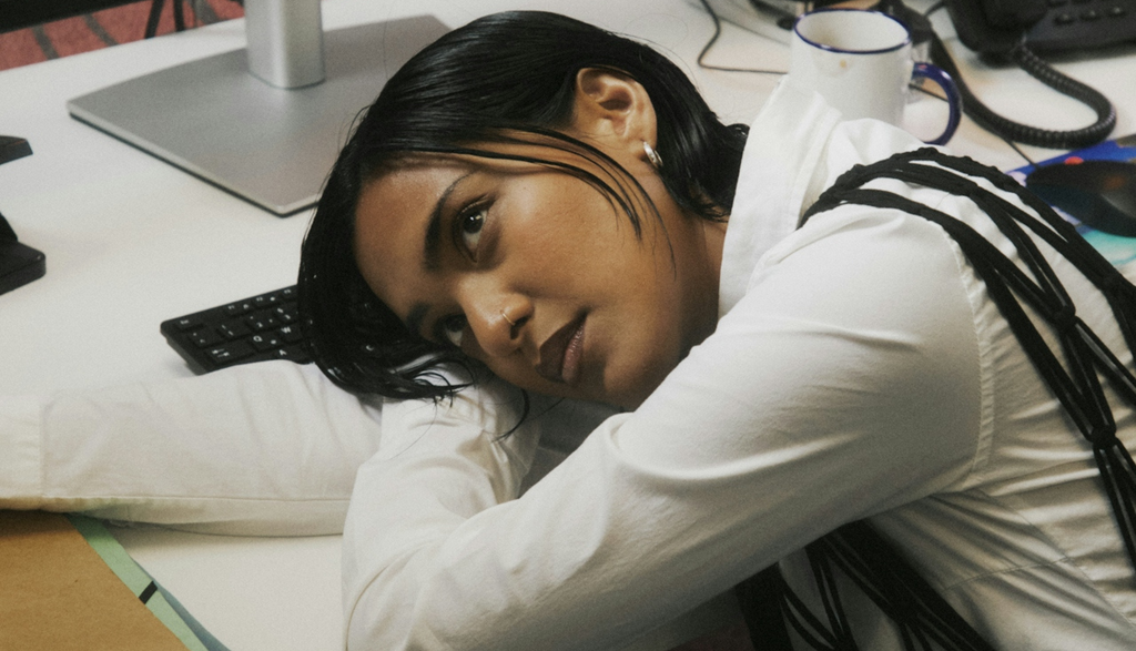 How To Fall Asleep Faster: Mind Racing at 2am? L-Theanine Could Bring The Calm