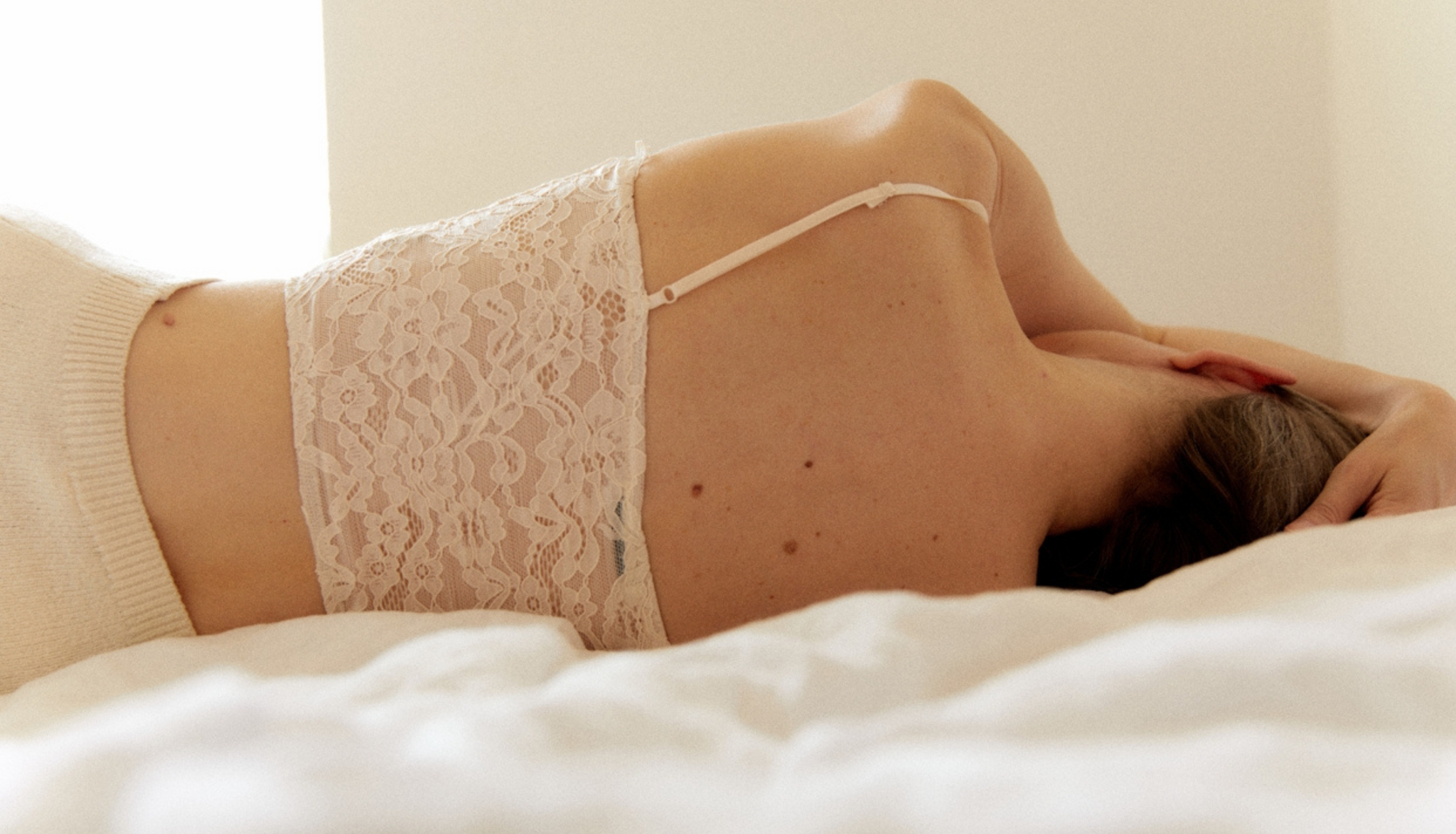 How To Fall Asleep Faster: Mind Racing at 2am? L-Theanine Could Bring The Calm