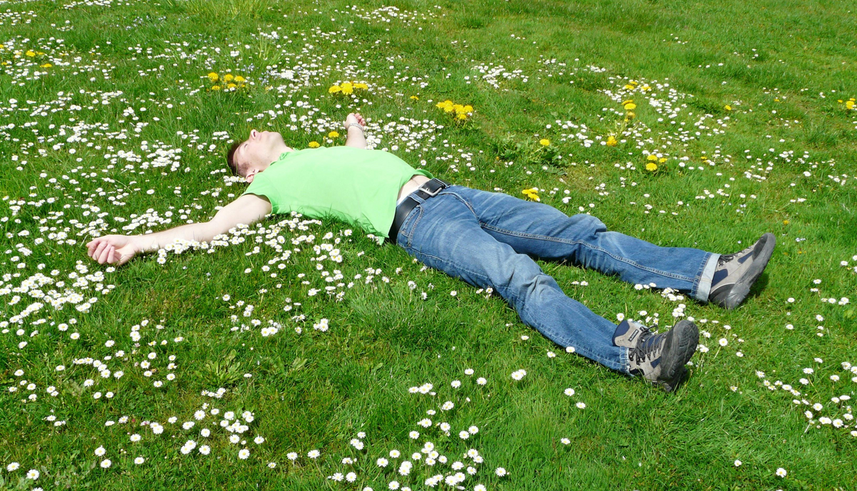 Burnt Out or Sun-Kissed? How to Recharge Before Summer Starts